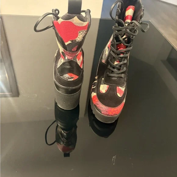 Louis Vuitton Desert Boots - Picture 1 of 4